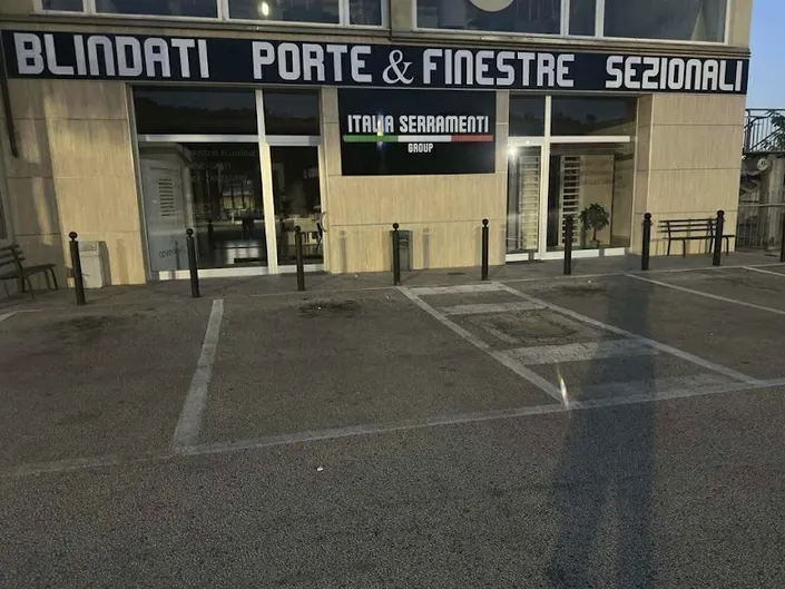 Italia Serramenti Group | Infissi PVC e alluminio – Portoni blindati – Zanzariere – Tende da sole