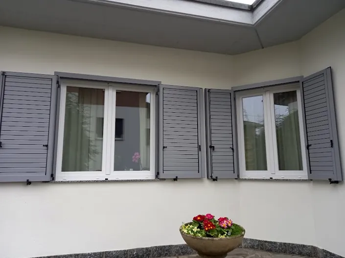 Tecnoserramento| Produzione e fornitura di infissi, porte, finestre e complementi| Varese